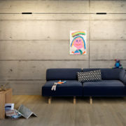 Wohnzimmer, Sofa, Kinderzeichnung mit Lampen-Spannsystem